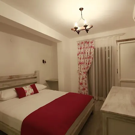 Otel Aksam Sefasi Alaçatı